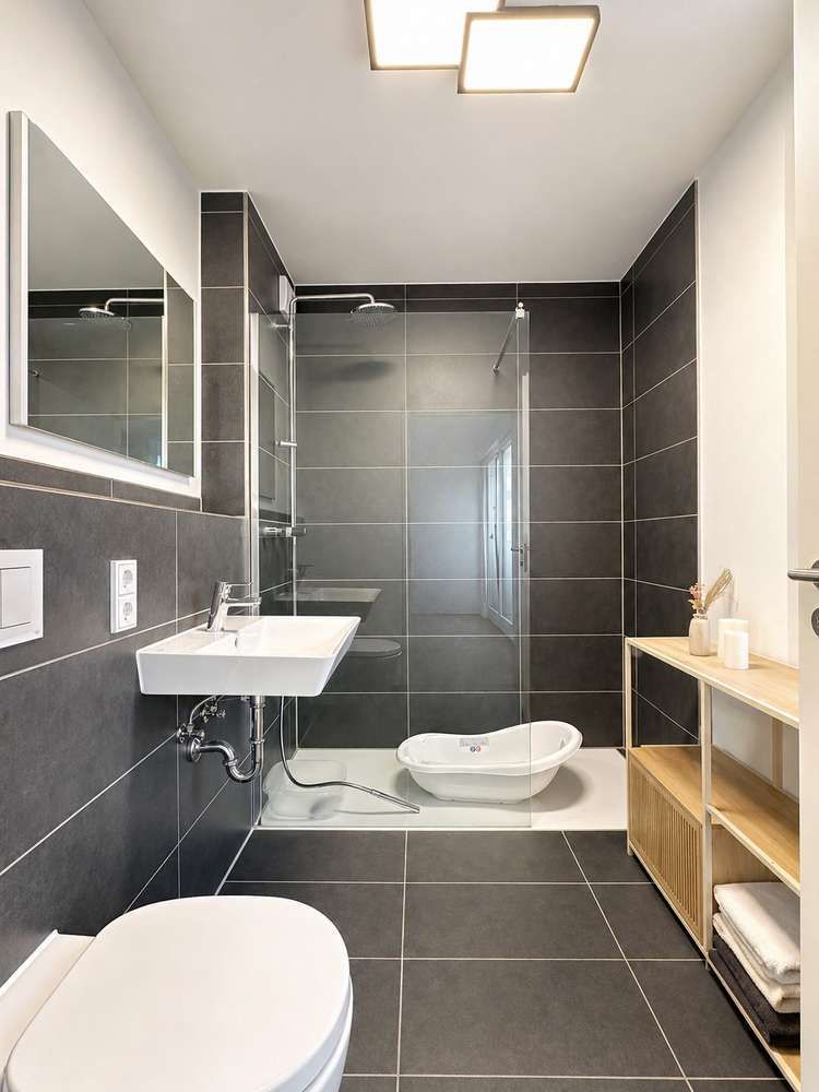 Modernes Badezimmer