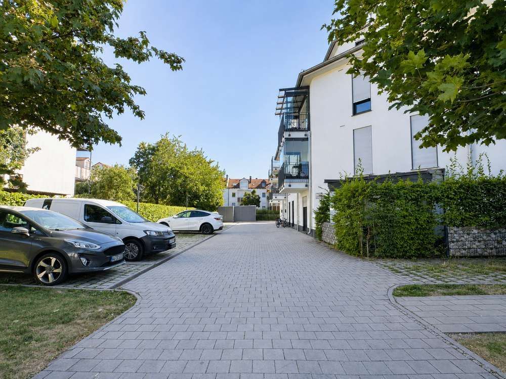 Wohnanlage mit begrüntem Umfeld